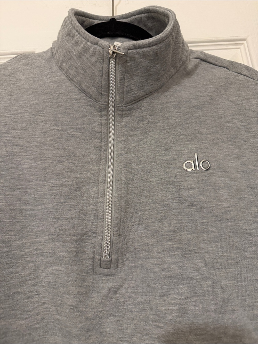 ALO Yoga Women's Light Gray Half-Zip Sweatshirt - Picture 3 of 4